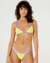 Cargar imagen en el visor de la galería, Model Front: Blueman Bragas Bottom Dance Amarelo
