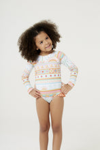 Cargar imagen en el visor de la galería, Model Front: Blueman Bañador Niña De Una Pieza Maio Amber Saudacao Ao Sol Inf
