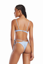 Cargar imagen en el visor de la galería, Model Back: Blueman Sostén Top Pepe Liso Azul
