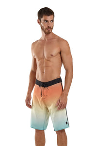 Model Front: Blueman Pantalones Cortos De Surf Bermuda Maxi Vies Espirito Solar