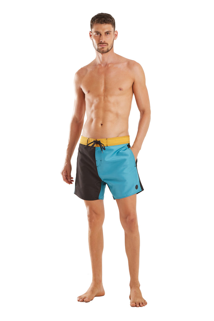 Model Front: Blueman Pantalones Cortos De Surf Bermuda Mini Color Block Azul