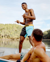 Cargar imagen en el visor de la galería, Image 09: Blueman Pantalones Cortos De Surf Bermuda Mini Color Block Azul
