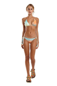 Model Front: Blueman Bragas Bottom Coracao Espirito Solar