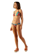 Cargar imagen en el visor de la galería, Model Front: Blueman Bragas Bottom Mel Vanuatu
