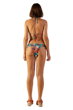Cargar imagen en el visor de la galería, Model Back: Blueman Bragas Bottom Mel Vanuatu
