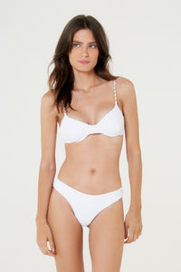 Model Front: Blueman Bragas Bottom Pepe Ariba Saint Martin Texture Branco