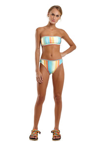 Model Front: Blueman Bragas Bottom Recifes Granita