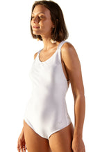 Cargar imagen en el visor de la galería, Image 04: Blueman Una Pieza Capri Off White
