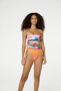 Model Front: Blueman Una Pieza Maio Atena Selvagem
