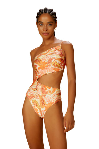 Model Front: Blueman Una Pieza Maio Emma Florest Salmao