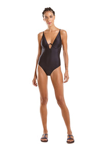 Model Front: Blueman Una Pieza Maio Fox Preto