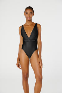 Model Front: Blueman Una Pieza Maio Ilha Bela Preto