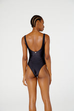 Cargar imagen en el visor de la galería, Model Back: Blueman Una Pieza Maio Ilha Bela Preto
