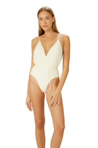 Model Front: Blueman Una Pieza Maio Nathalia Branco
