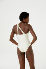 Cargar imagen en el visor de la galería, Model Back: Blueman Una Pieza Maio Viena Liso Off White
