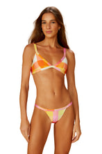 Cargar imagen en el visor de la galería, Model Front: Blueman Conjunto Set Ritmo Iris
