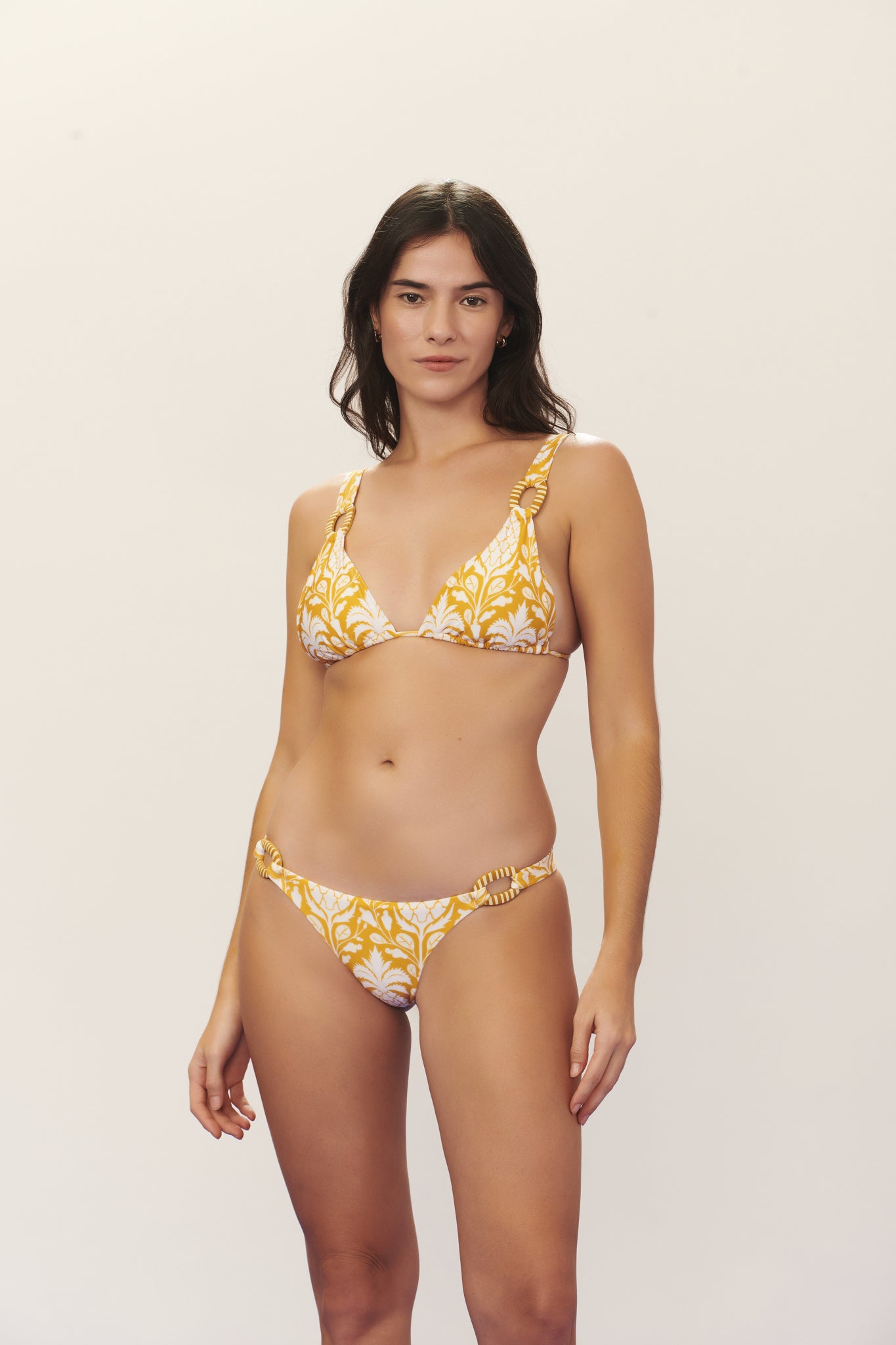 Model Front: Blueman Conjunto Set Seiva-Doce-Amarela Ubatuba