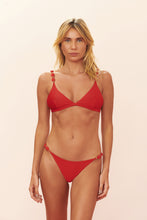 Cargar imagen en el visor de la galería, Model Front: Blueman Conjunto Set Vermelho Drops
