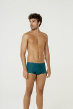 Cargar imagen en el visor de la galería, Model Front: Blueman Sunga / Boxer Sunga Berlim Liso Verde V24
