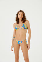 Cargar imagen en el visor de la galería, Model Front: Blueman Sostén Top Bojo Tahiti Abacaxi
