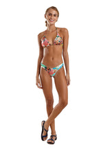 Cargar imagen en el visor de la galería, Model Front: Blueman Sostén Top Delta Flower Power
