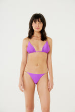 Cargar imagen en el visor de la galería, Model Front: Blueman Sostén Top Egito Chain Fox Roxo

