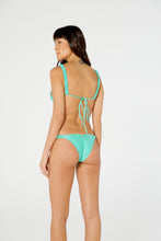 Cargar imagen en el visor de la galería, Model Back: Blueman Sostén Top Malibu Verde
