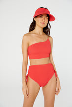 Cargar imagen en el visor de la galería, Model Front: Blueman Sostén Top Nix Crispy Vermelho
