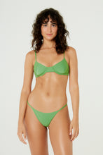 Cargar imagen en el visor de la galería, Model Front: Blueman Sostén Top Pepe New Fox Verde
