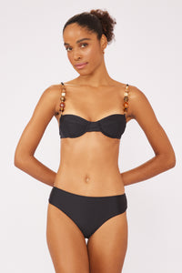 Model Front: Blueman Sostén Top Preto Chandon