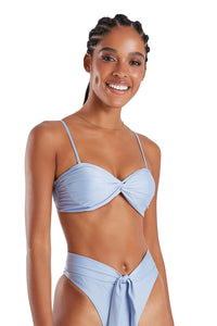 Latino Color Azul