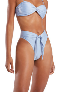Latino Color Azul